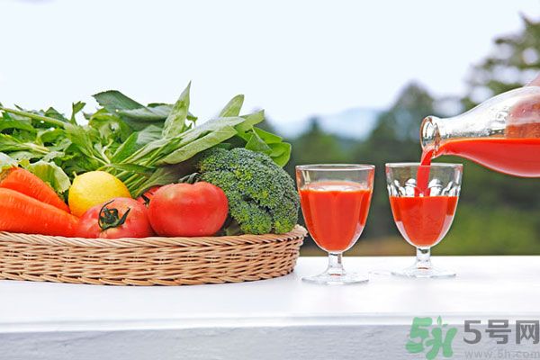 蔬菜汁可以使皮膚變白嗎？蔬菜汁加熱能當(dāng)護(hù)膚水用嗎？