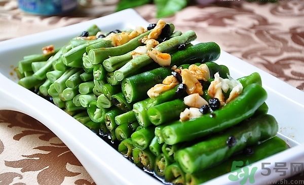 四季豆早期中毒的癥狀有哪些？吃四季豆中毒了怎么辦？