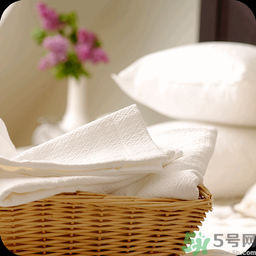 衣服上沾到油漬怎么洗干凈？衣服上有油漬要怎么辦？