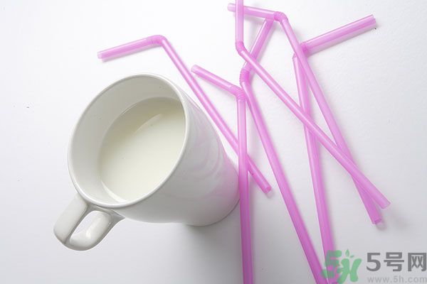 夏天運動后吃西瓜好嗎？夏天運動后喝什么解暑？