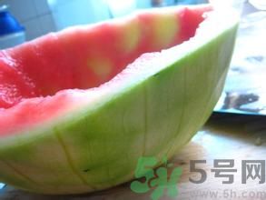 西瓜皮能敷臉嗎？怎么用西瓜皮敷臉？