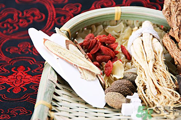 夏天吃茯苓好嗎？夏天吃茯苓有什么好處？