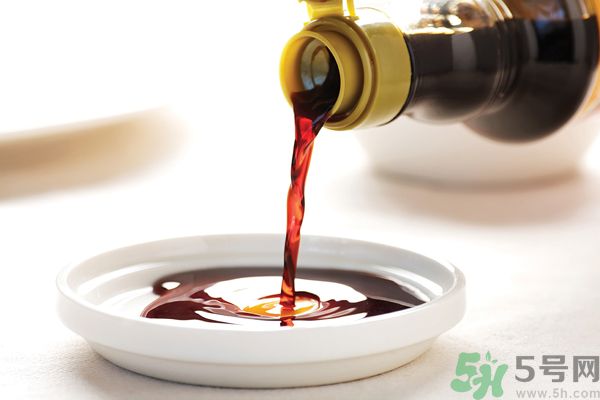 夏天醬油要不要放冰箱？醬油可不可以放冰箱？