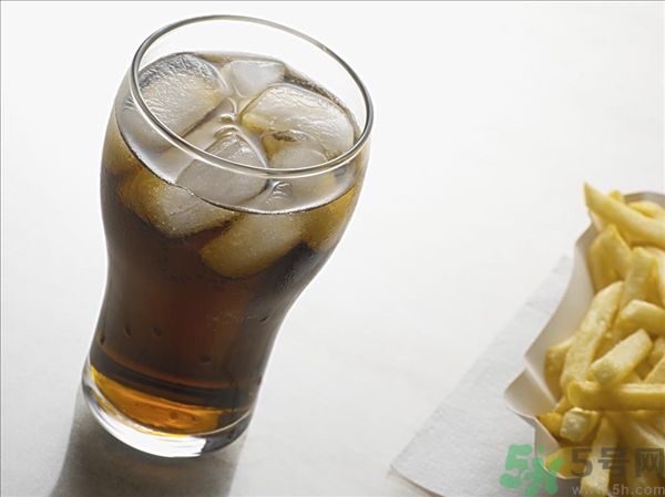 腎結(jié)石能喝冰啤酒嗎？腎結(jié)石喝啤酒好嗎？