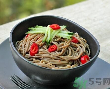 蕎麥怎么做成面條？蕎麥面條怎么做好吃？