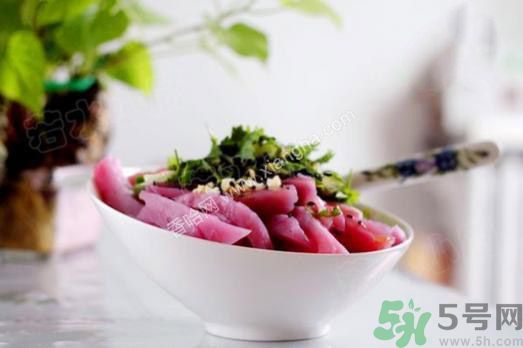 衣服上染上了莧菜汁怎么辦？衣服上的莧菜汁怎么洗掉？