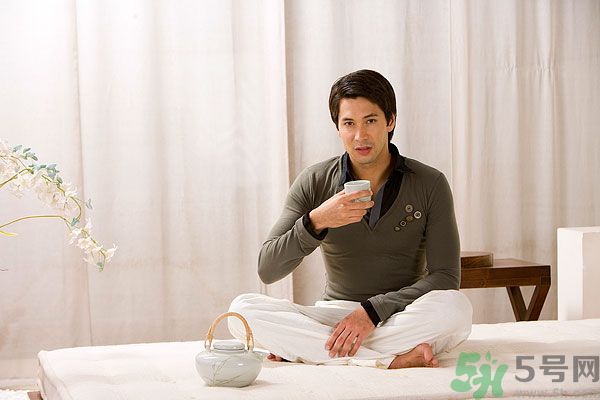 吃楊梅時可以喝茶嗎？吃楊梅時喝茶有什么壞處？