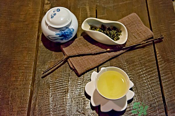 吃魚的時候能喝茶嗎？吃魚可以喝茶嗎？
