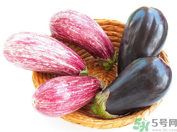 茄子里面發棕色能吃嗎？茄子里面有褐色能吃嗎？