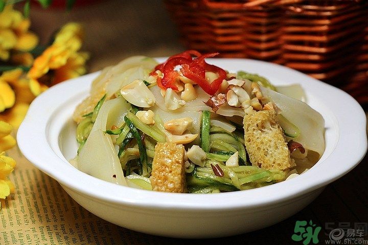 吃消炎藥還能吃涼皮涼面嗎？吃消炎藥吃涼皮會怎么樣？
