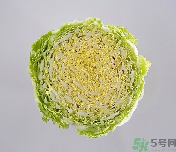 包菜外面爛了還能吃嗎？包菜里面有花可以吃嗎？