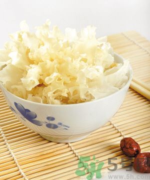 哈密瓜可以和銀耳一起煮嗎？哈密瓜可以和銀耳一起吃嗎？