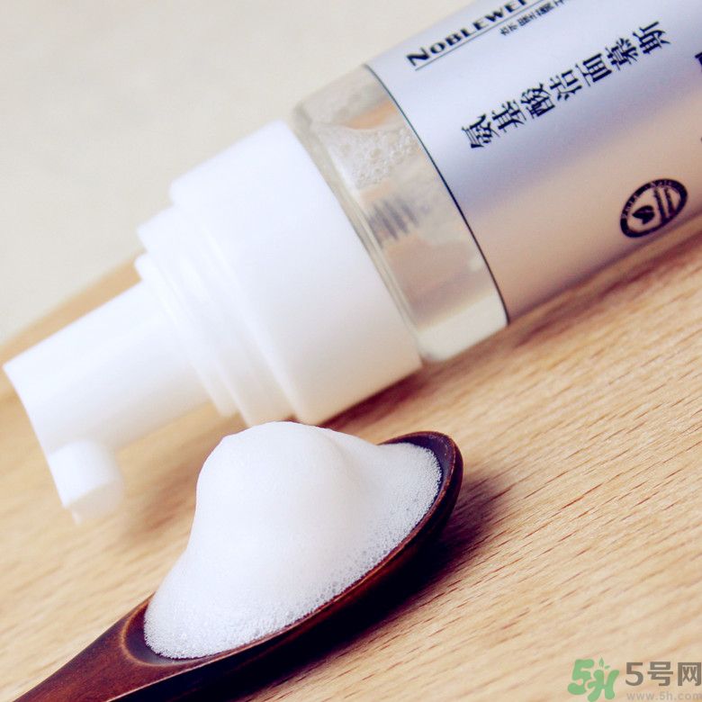 優(yōu)美成分零負(fù)擔(dān)清透水感凝霜適合什么年齡？優(yōu)美成分零負(fù)擔(dān)清透水感凝霜怎么樣？