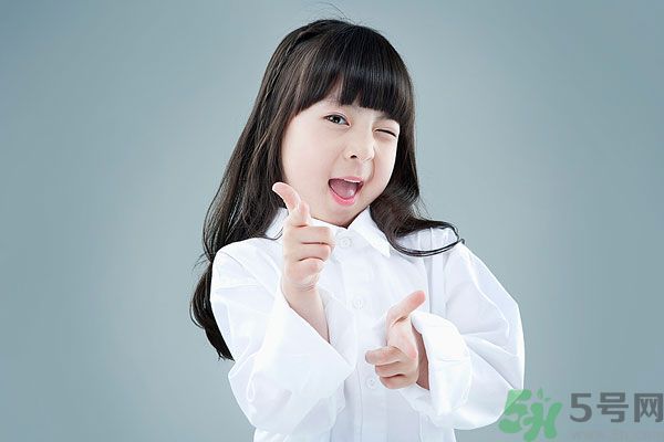 夏天劉海老是油怎么辦？夏天劉海怎么處理？