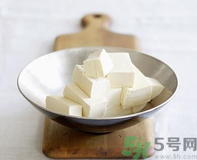 包菜可以和豆腐一起炒嗎？包菜能和豆腐一起吃嗎？