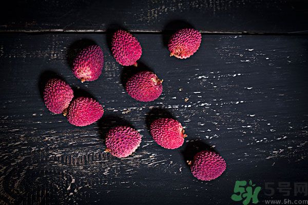 荔枝可以和雞蛋一起吃嗎？荔枝和雞蛋一起吃好嗎？