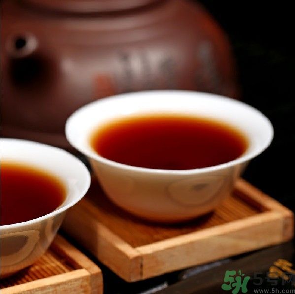 普洱茶生茶好還是熟茶好？普洱茶的功效與作用？