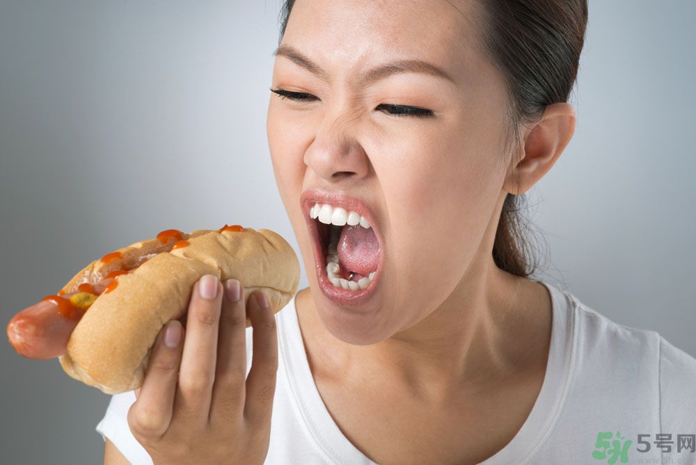 青春期女生吃很多是怎么回事？青春期女生很能吃怎么辦？