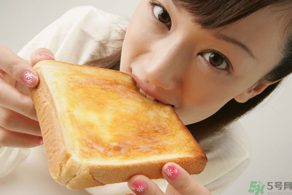 青春期女生吃很多是怎么回事？青春期女生很能吃怎么辦？