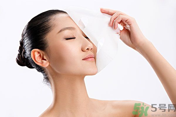 洗澡的時(shí)候可以敷面膜嗎？敷面膜和洗澡的順序