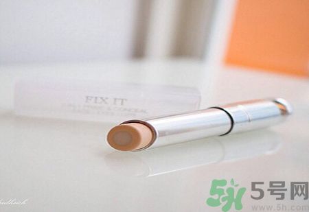 Dior瞬效美肌遮瑕膏適合什么膚質(zhì)？什么膚質(zhì)適合用Dior瞬效美肌遮瑕膏？