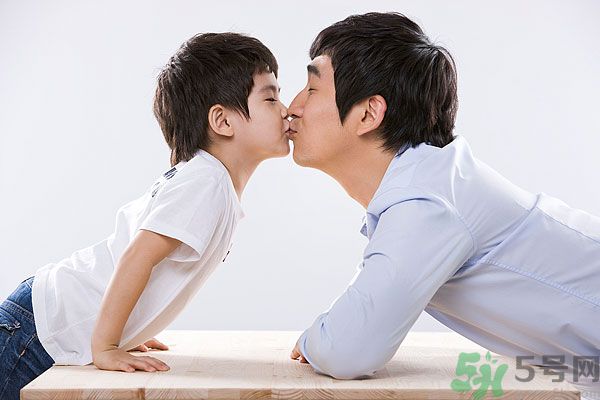 父親節給爸爸買什么禮物好？父親節送什么禮物給爸爸？