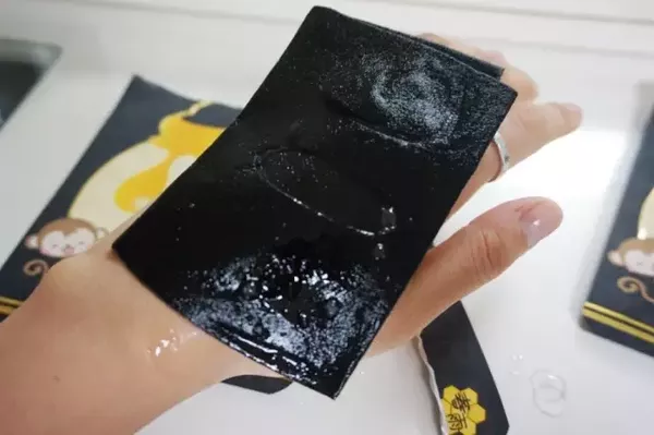 春雨黑盧卡面膜臉正在過敏可以用嗎？臉上過敏能用春雨黑盧卡面膜嗎