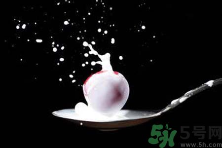 燒水壺可以煮牛奶嗎？燒水壺煮的牛奶可以喝嗎？