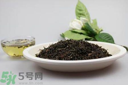 茉莉花茶可以和玫瑰花茶一起喝嗎？茉莉花茶和玫瑰花茶一起泡著喝好嗎？