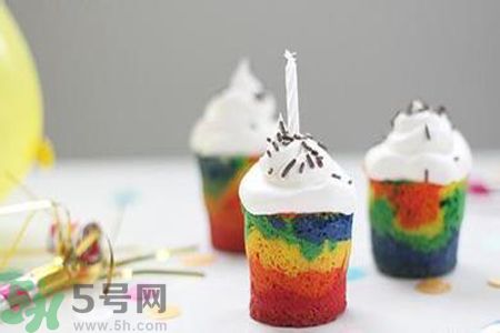 彩虹雪糕怎么做?彩虹雪糕做法視頻 彩虹雪糕怎么做?彩虹雪糕做法視頻
