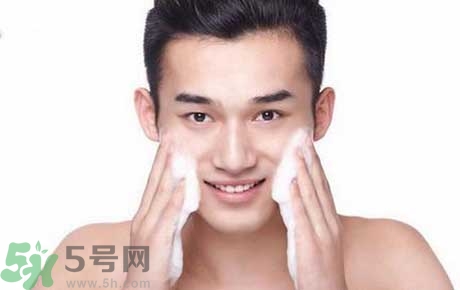 整天對著電腦，怎么減少對皮膚的傷害？