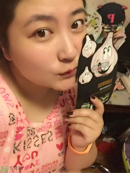 歐尚坊黑面膜怎么樣？歐尚坊黑蒜竹炭蠶絲面膜好用嗎？