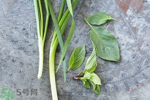 隔夜的韭菜能吃嗎？韭菜炒熟后第二天能吃嗎？