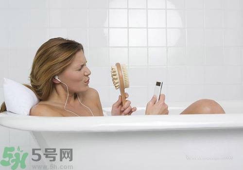 夏天一天洗幾次澡比較好？夏天一天洗幾次澡比較養生？