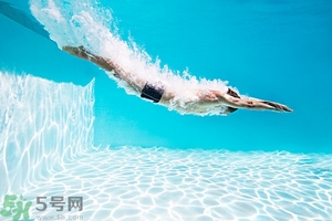 浮潛是什么意思？深潛和浮潛有什么區(qū)別？?