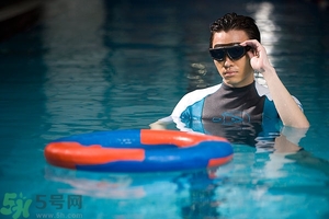 不會游泳可以浮潛嗎？浮潛需要會游泳么？