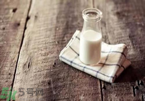 牛奶和羊奶哪個(gè)好？牛奶和羊奶哪個(gè)更有營養(yǎng)？