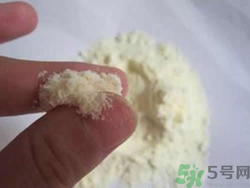 怎么判斷奶粉有沒有變質？判斷奶粉變質的方法