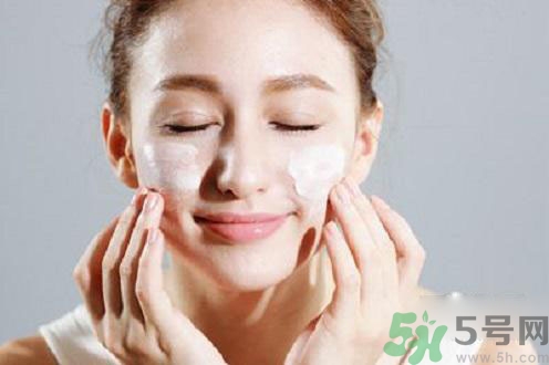 晚上怎么保養皮膚？晚上保養皮膚的方法
