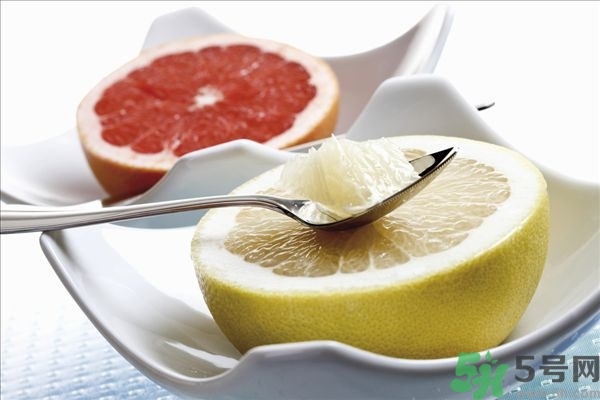 柚子是熱性的嗎？吃柚子要注意什么？
