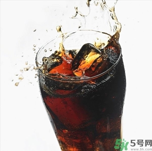 可樂第二天還可以喝嗎？隔夜的碳酸飲料可以喝嗎？