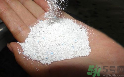 用洗衣粉手發熱是怎么回事？洗衣粉傷手怎么辦？