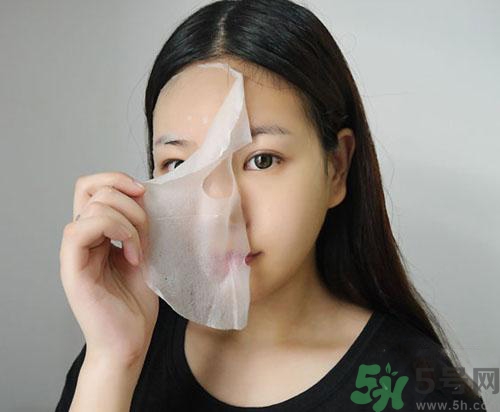 敷面膜前要用爽膚水嗎？敷面膜前要不要用爽膚水？