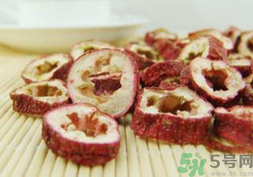 吃山楂片會上火嗎？上火可以吃山楂片嗎？