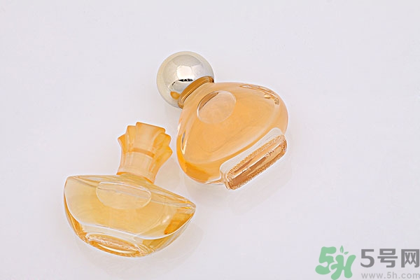 香水能掩蓋狐臭嗎？香水可以除狐臭嗎？