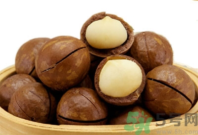 夏威夷果肉黏殼怎么辦？夏威夷果能放多久？