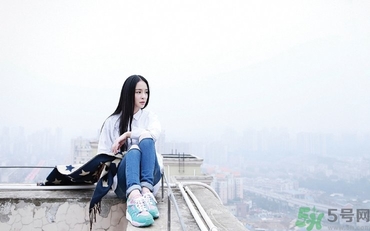 15歲女生白帶多正常嗎？15歲女生白帶異常怎么辦？