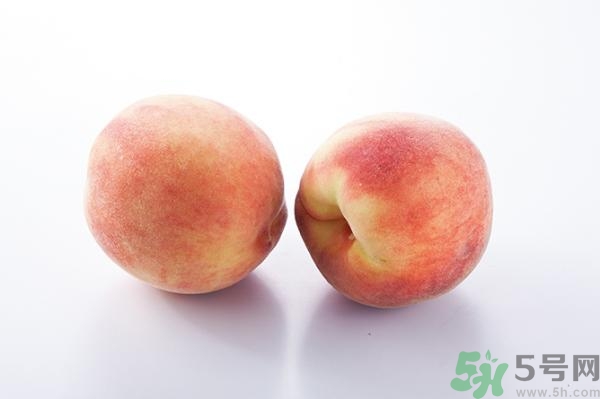 變軟的桃子能吃嗎？桃子軟了還能吃嗎？