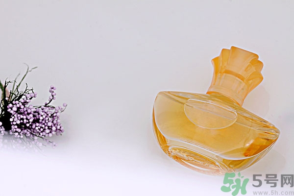 香水能掩蓋狐臭嗎？香水可以除狐臭嗎？