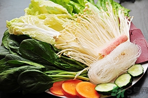 金針菇發(fā)霉了能吃嗎？金針菇長白毛還能吃嗎？